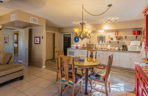 Tanque Verde House | "CASITA NARANJA" GUEST HOUSE NESTLED IN LUSH DESERT OF NE TUCSON FOOTHILLS