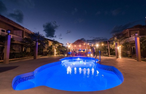San Pedro Condo | CASITA ON THE SHORES OF THE CARIBBEAN SEA.
