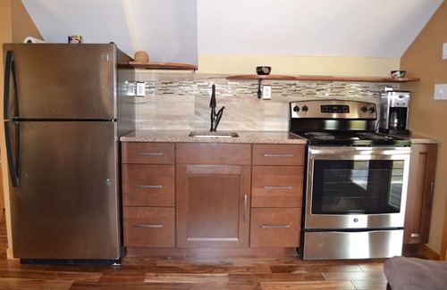 White Salmon House | Casita Rio Vista - Pets Allowed,Secluded Getaway