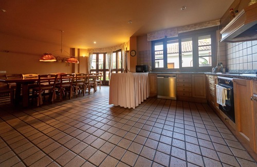 Ampuero House | Casona con Grandes Espacios, sin Vecinos, con Piscina, Padel, Campo y Mucho Más!