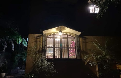 Palmira House | Casona Palmira. Es Privada, Amplia, Bien Ubicada con Alberca y Servicios