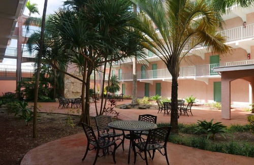 Sunrise Park Hotel | CASTAWAYS RESORT,GRAND BAHAMA, BAHAMAS. Home Away from Home