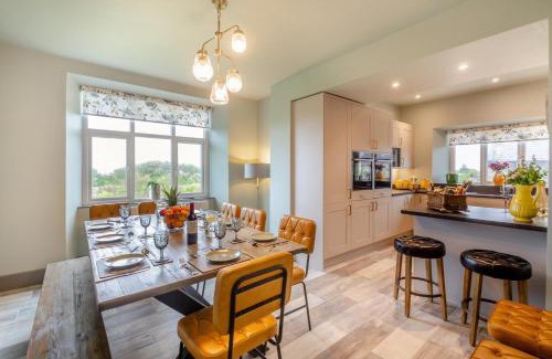 Garn Fadryn House | Castell Coch