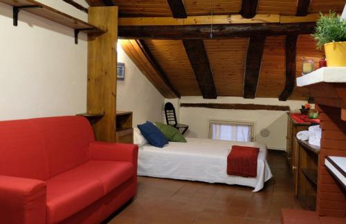 Historic Center Apartment | Castiglione Lovely Mansarda
