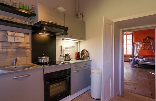 Chalais Apartment | Castle Apartment in Chaleix near Forest