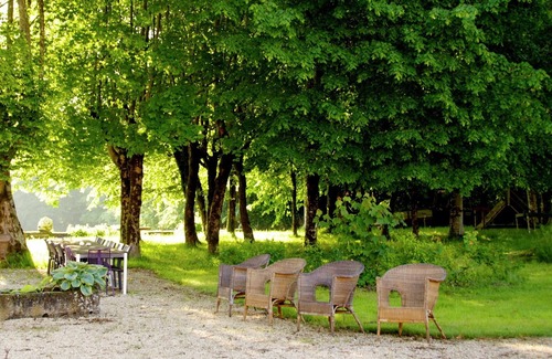 Chalais Apartment | Castle Apartment in Chaleix near Forest