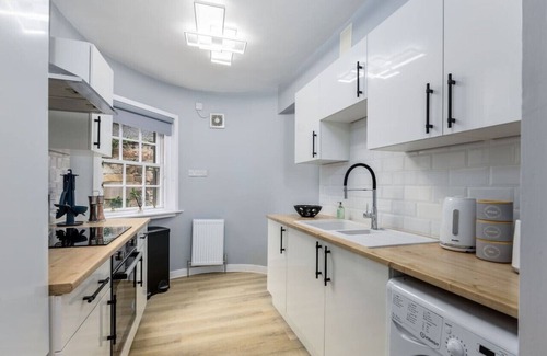 Dalavich Apartment | Castle Esplanade Apartment