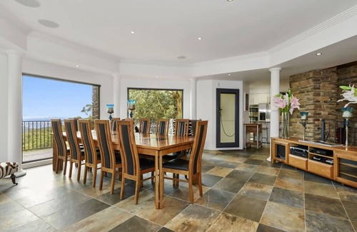 Ferny Creek House | Castle in Ferny Creek with Pool