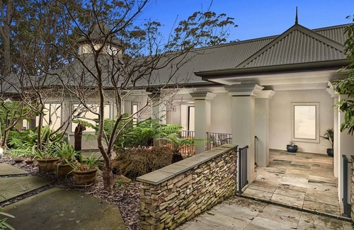 Ferny Creek House | Castle in Ferny Creek with Pool
