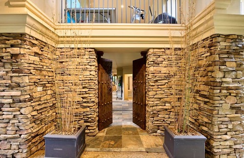 Ferny Creek House | Castle in Ferny Creek with Pool