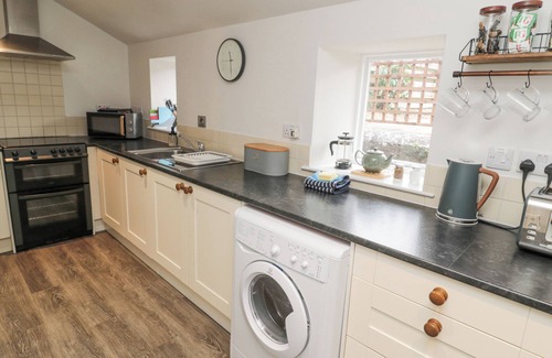 Norham Cottage | CASTLE KEEP, pet friendly, with open fire in Norham