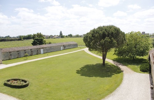 Saint-Gervais House | Castle life in the middle of the vineyards compostelle room