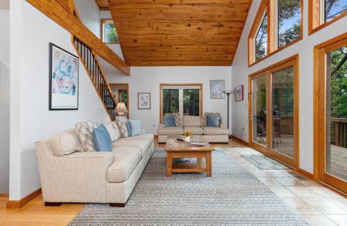 Nellysford House | Castle Snow with Wintergreen Advantage