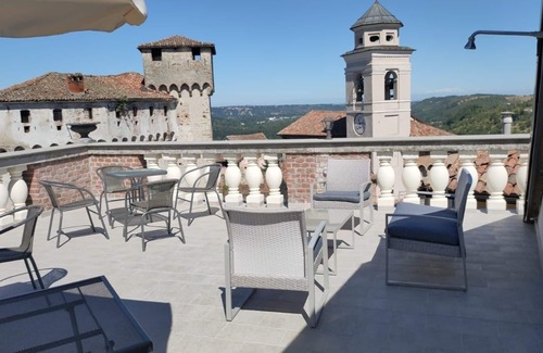 Casaleggio Boiro House | Castle Suite