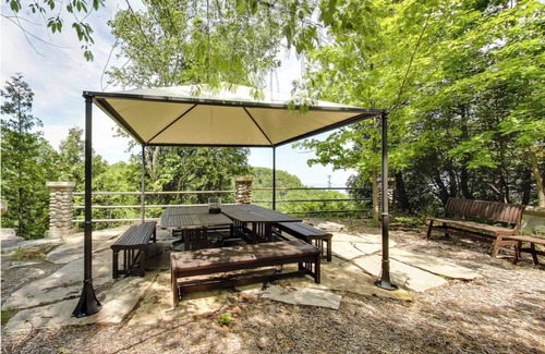 Grimsby Other | Castle with Great Views: GTA Skyline & Modern Cities & Nature Mountains & Beach