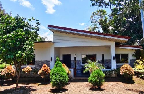 Valencia House | Castro's Hideway Residence