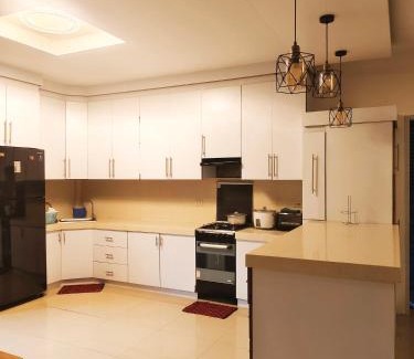 Valencia House | Castro's Hideway Residence