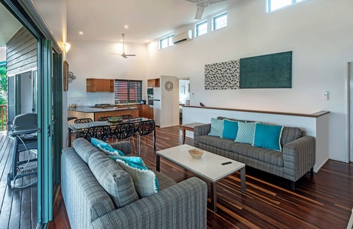 Hamilton Island Apartment | Casuarina Cove 17, Casuarina Cove 17 on Hamilton Island