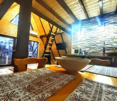 Blajeni Ski Chalet | Casuta dintre nuci