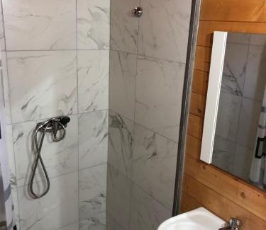 Beclean House | Casutele Deny Băile Figa cu aer condiționat
