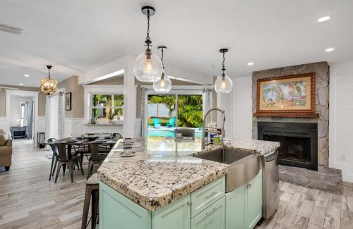 Palma Sola House | Catalina Comfort by SkyRun Anna Maria