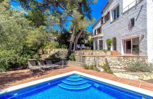 Palleja Villa | Catalunya Casas Majestic Villa and Views , 30km to Barcelona