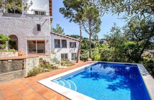 Palleja Villa | Catalunya Casas Majestic Villa and Views , 30km to Barcelona