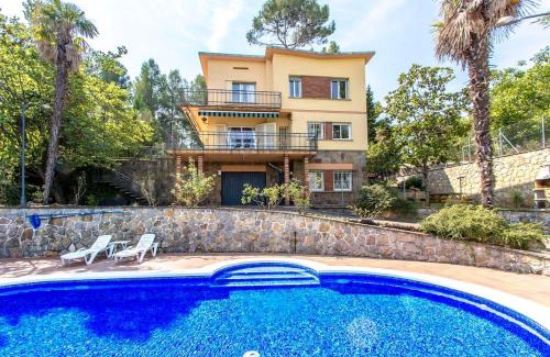 Santa Maria de l'Avall Villa | Catalunya Casas Elegant Mountain Villa just 30km to Barcelona