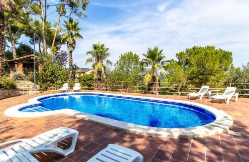 Santa Maria de l'Avall Villa | Catalunya Casas Elegant Mountain Villa just 30km to Barcelona