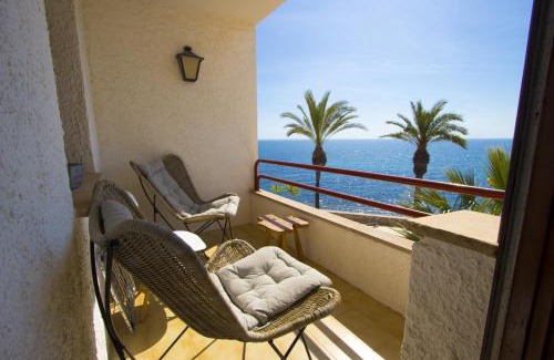L'Ametlla de Mar Villa | Catalunya Casas Beachfront villa in Atmetlla de Mar