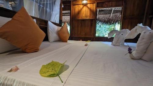 Rekawa Bed & Breakfast | Catamaran Lagoon Cabana