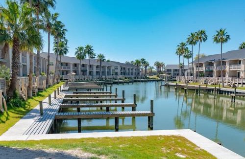 Harbor Oaks Apartment | Catch-N-Relax
