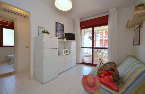 Bibione Apartment | Catch the Breeze – Modern Beach House Moments from the Sea