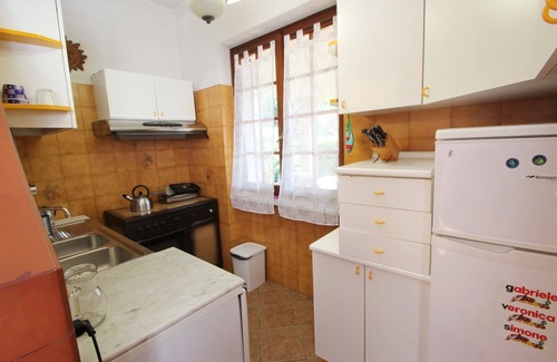 Ronchi House | Caterina - Holiday home at 950m from the Sea in pine forest, 6 People, WIFI, Garden