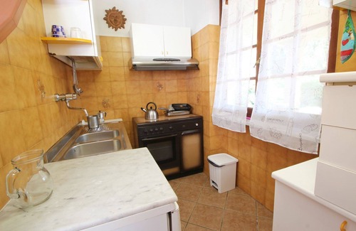 Ronchi House | Caterina - Holiday home at 950m from the Sea in pine forest, 6 People, WIFI, Garden