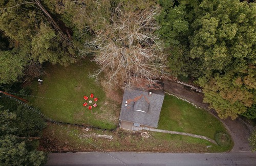 Accord House | Catskill Capehouse ★ Hot Tub ★ Firepit ★ BBQ