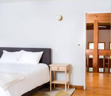 Ellenville Ski Chalet | Catskills Escape - Serenity on 105 Acres, 2 hours from NYC
