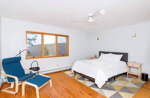 Ellenville Ski Chalet | Catskills Escape - Serenity on 105 Acres, 2 hours from NYC