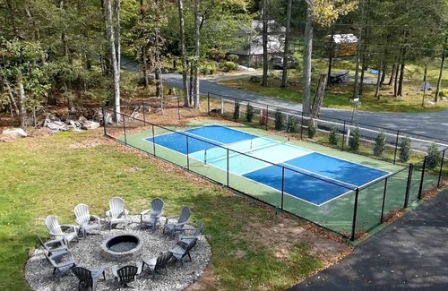 White Lake House | Catskills Hideaway with Heated Pool