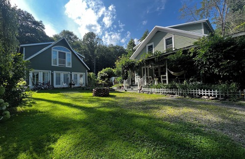 Boiceville Cabin | Catskills Mountain Riverfront Dream House