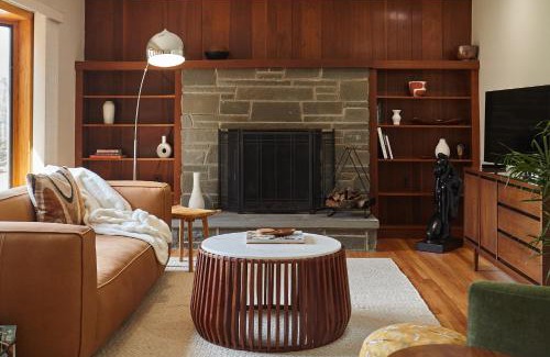 Saugerties House | Catskills Retro Retreat- Upstate Home W Hot Tub