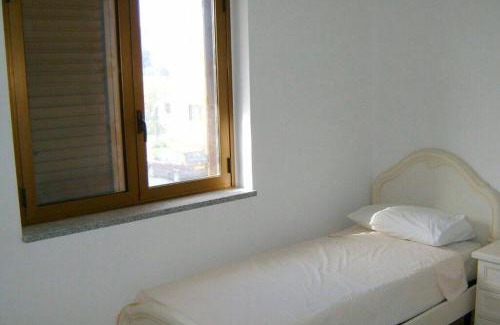 Caulonia Apartment | Caulonia, 2 bed 1st Floor Apartment Close To Beach