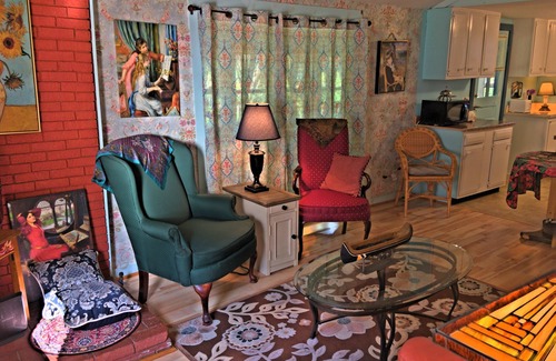 Malletts Bay Cottage | Causeway Bike Path steps away with Water access and Kayaks.
