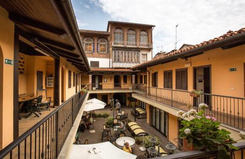 Chivasso House | Cavallo Bianco