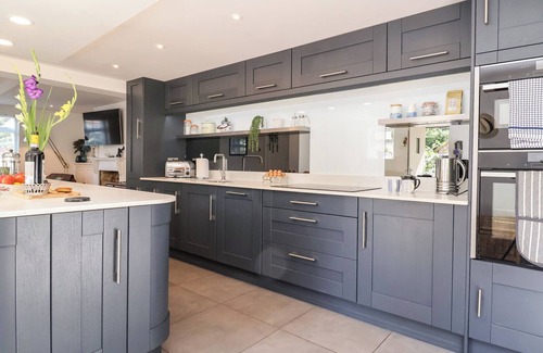 Yoxford House | CAVAN COTTAGE, pet friendly, with open fire in Yoxford