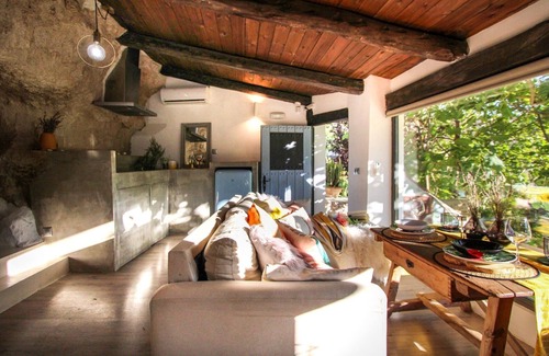 Jorquera Apartment | Cave Suite GUHA (Lomas de Ruvira cave hotel)