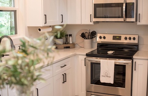 Monteagle House | Caverns,Sewanee,Hikes,Waterfalls: Basecamp Tiny