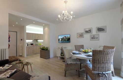 Salo Apartment | Cavour 2 - New two-bedroom apartment a stone's throw from the lake and in the center of Salò