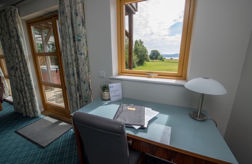 Balmaha Villa | Cawdor Diamond Lodge with hot tub and Loch views