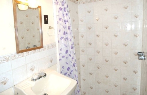 Caye Caulker Hotel | Caye Caulker Private Room 2